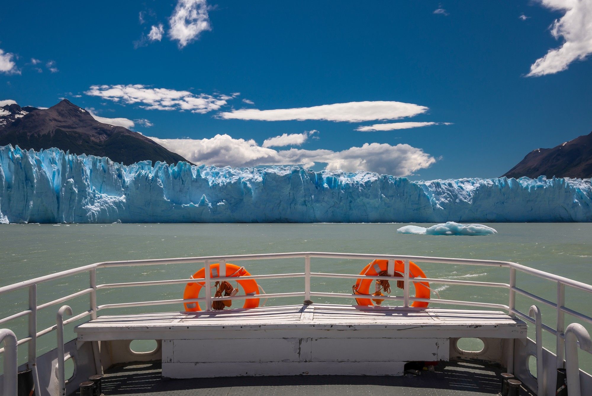 Navigation au pied du glacier Perito Moreno, Argentine